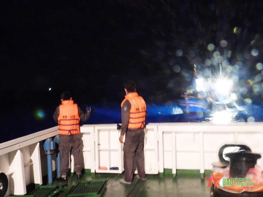 Distressed Trawler Rescued In Truong Sa Islands